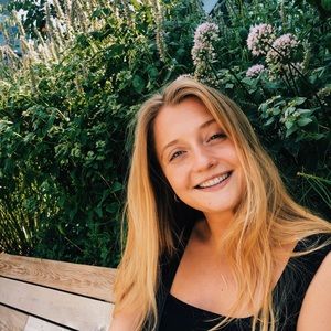 Meet your Posher, Abigail